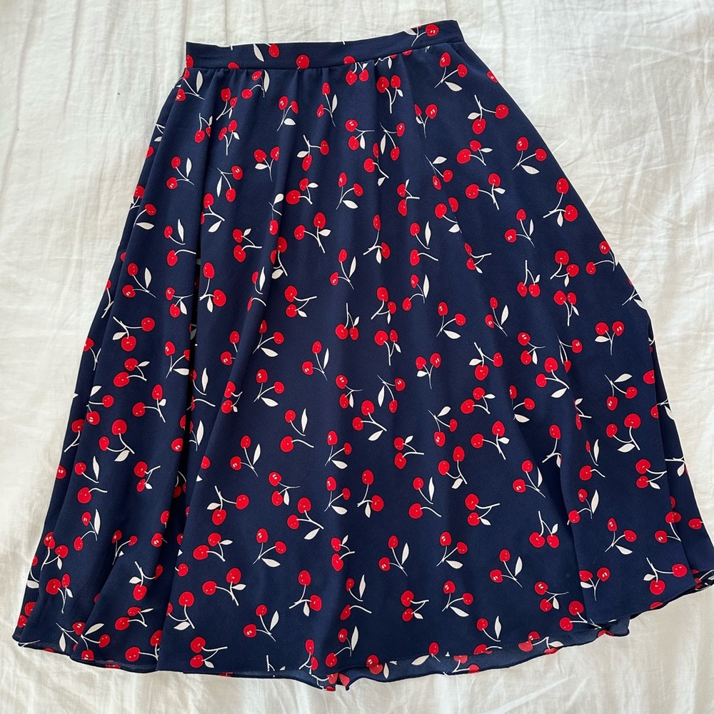Space 46 cherry print midi skirt size sarge label size small fit seemeasurements